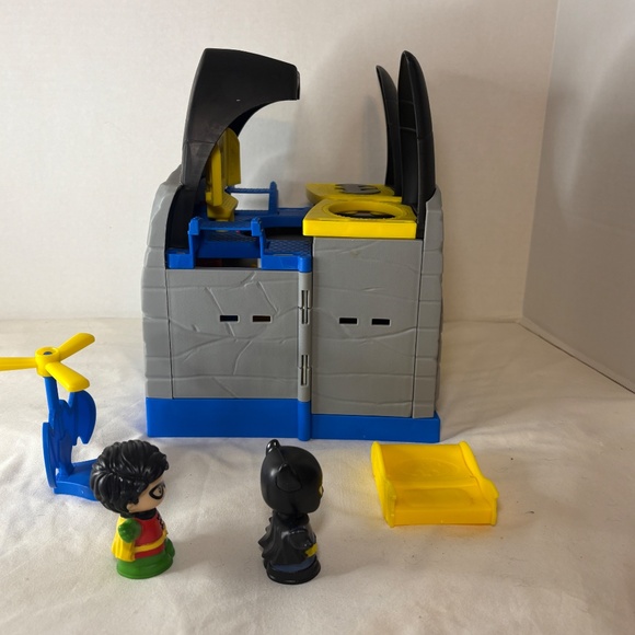 Little People DC Super Friends Batcave Playset Batman/Robin Action Figures WORKS - Picture 9 of 12
